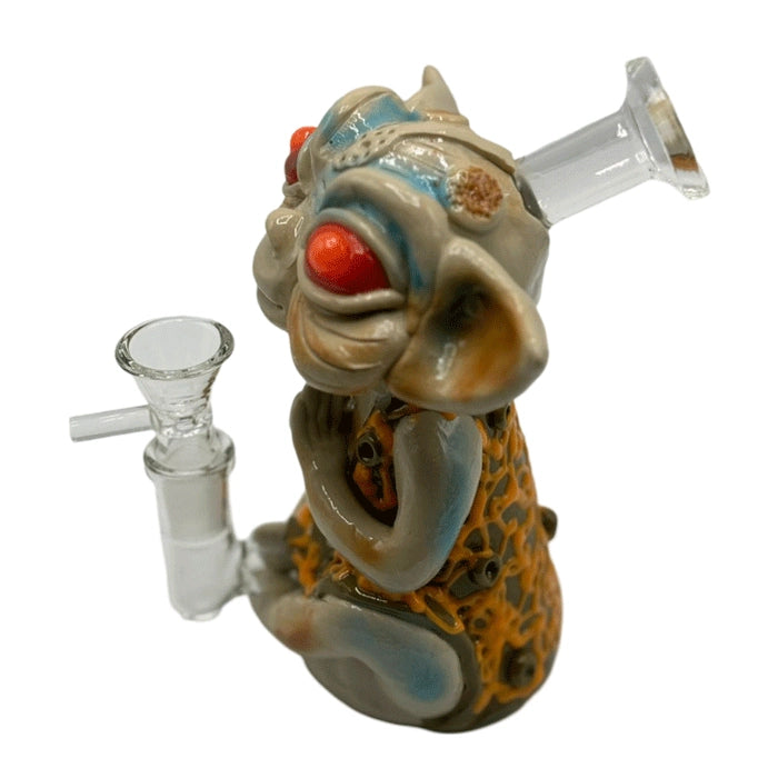 Alien-themed water pipe made of glass and ceramic